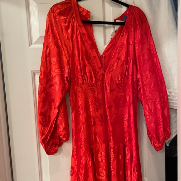 FARM RIO LONG-SLEEVE V-NECK JACQUARD MAXI DRESS. Size small - Picture 3 of 5